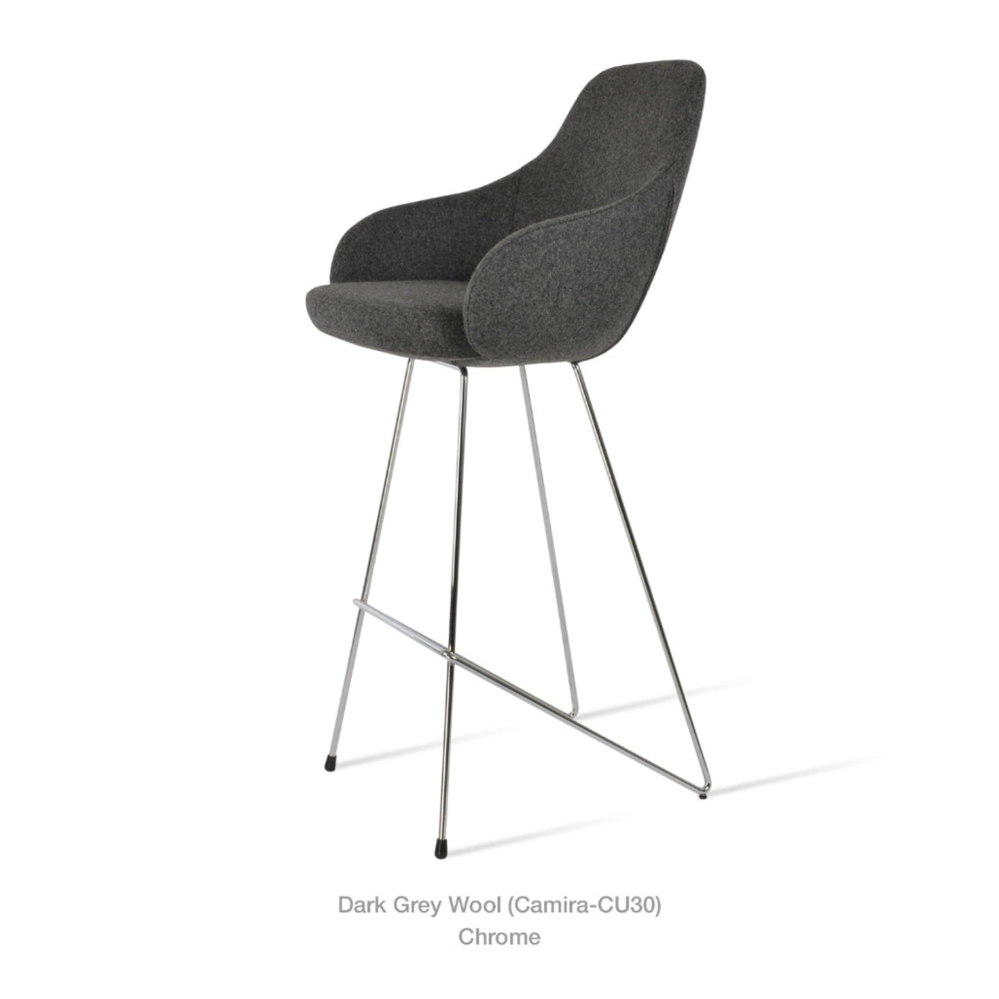 Gazel Arm Cattelan Stool